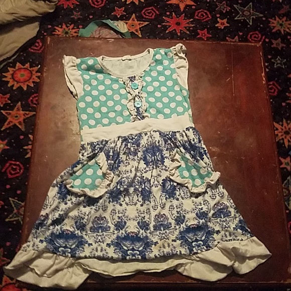 Small dress - Picture 1 of 2